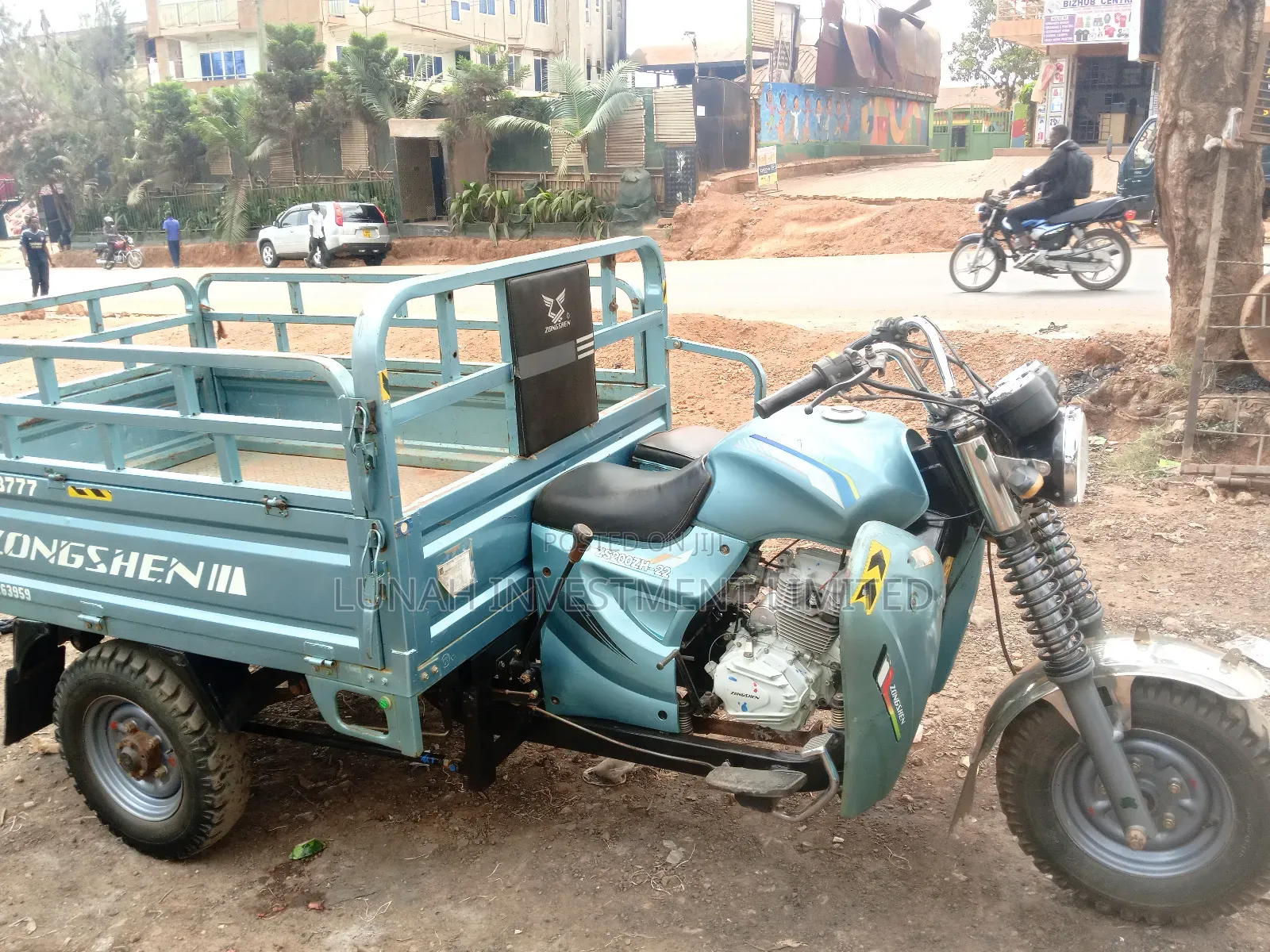 Tricycle 2025 Beige