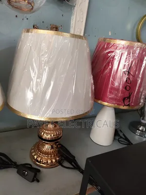 Xg007 White Red / Gold Bedside Lamp