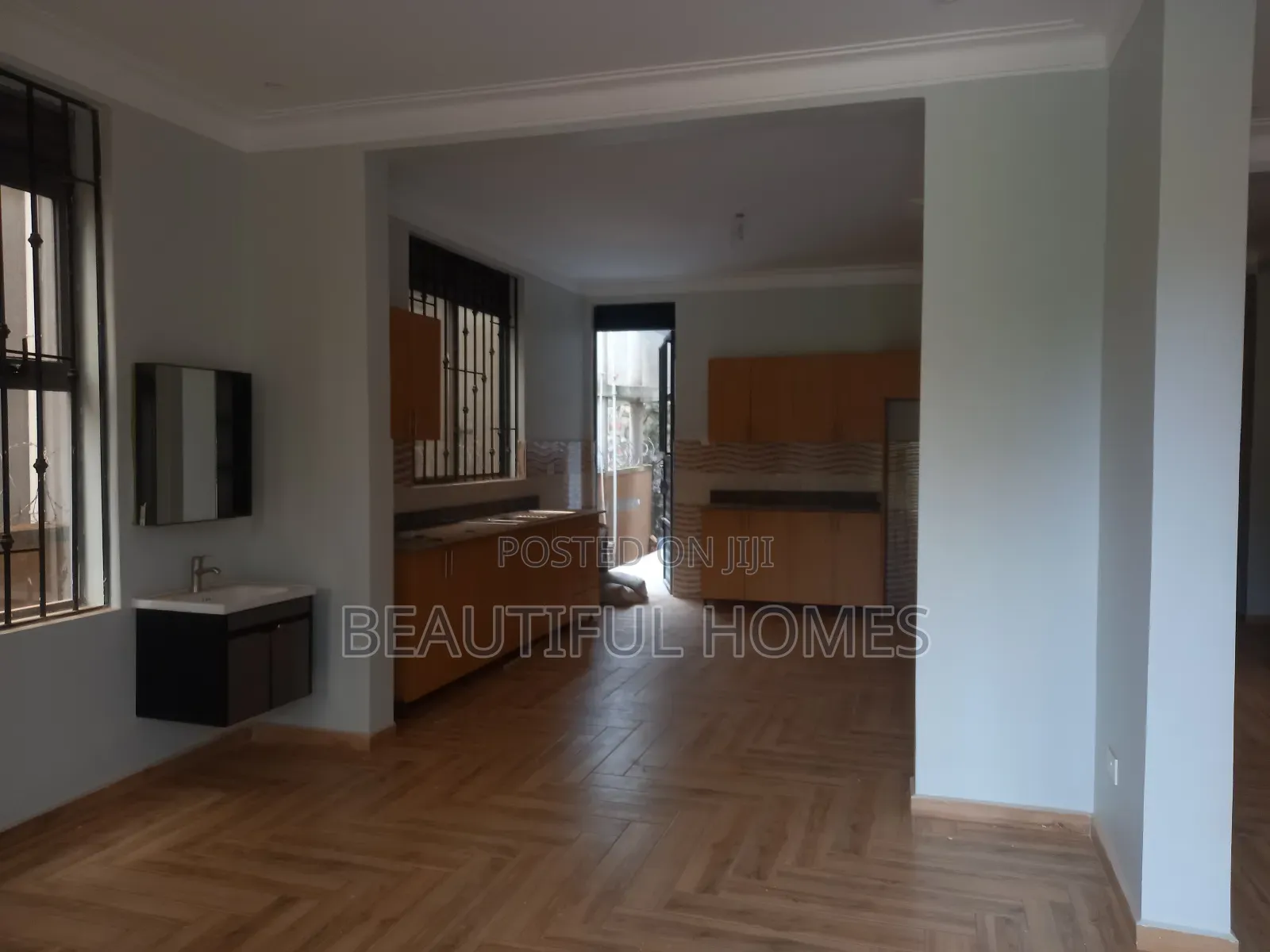 Furnished 4bdrm Duplex in Kira for sale