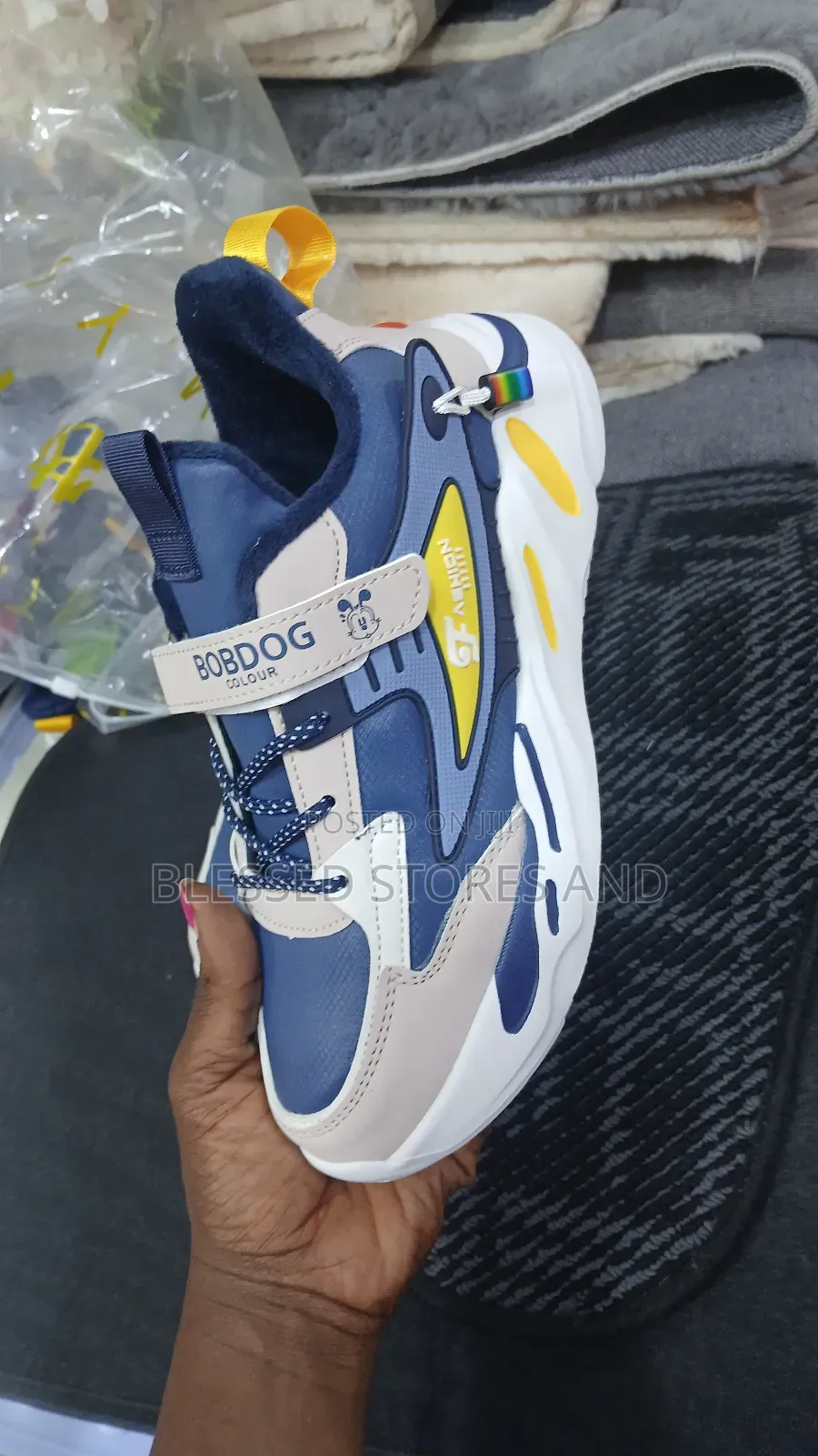 Kids Sneakers Size 39