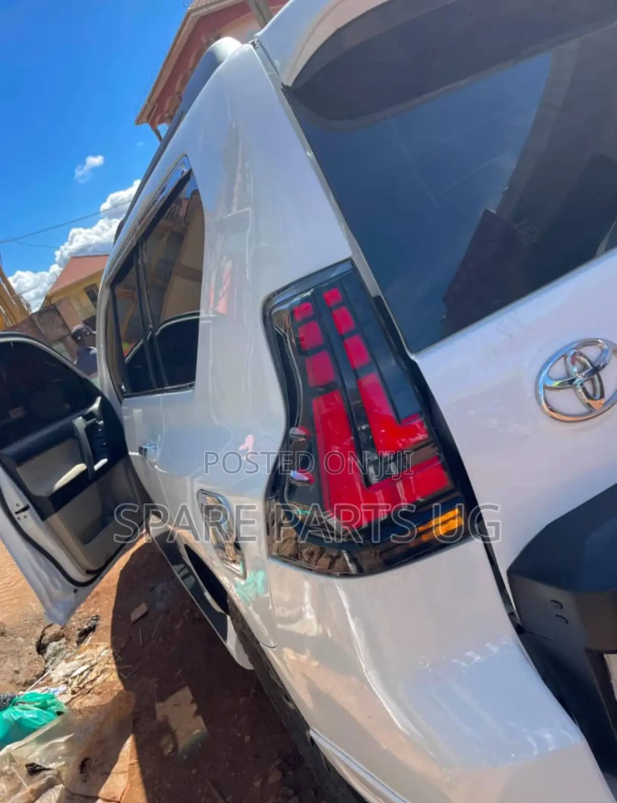 Landcruiser Prado Fj150 ( Kaweesi ) Aftermarket Rearlights