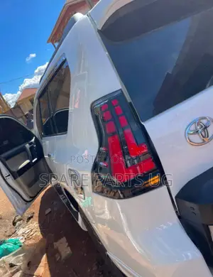Landcruiser Prado Fj150 ( Kaweesi ) Aftermarket Rearlights