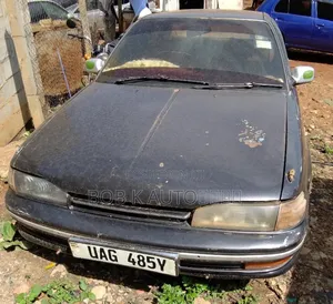 Photo - Toyota Carina 1.8 FWD Sedan 1990 Gray