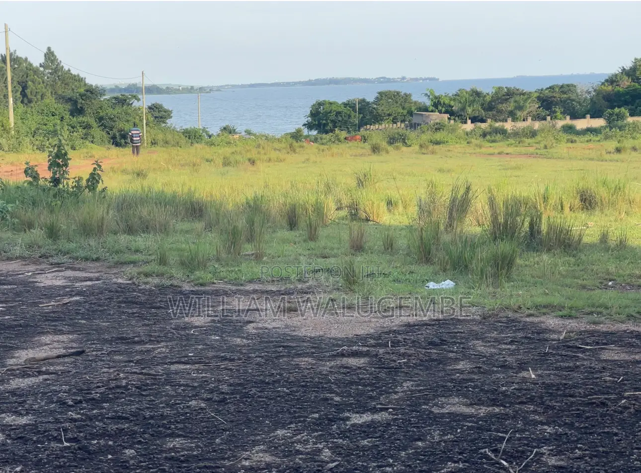 1 Acres With Lake View - Next to Mabamba Lodge Zziba