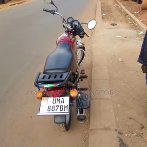 Bajaj Boxer 2025 Red