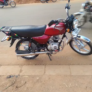 Bajaj Boxer 2025 Red