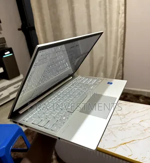 New Laptop HP Pavilion 15 12GB Intel Core I5 SSD 512GB