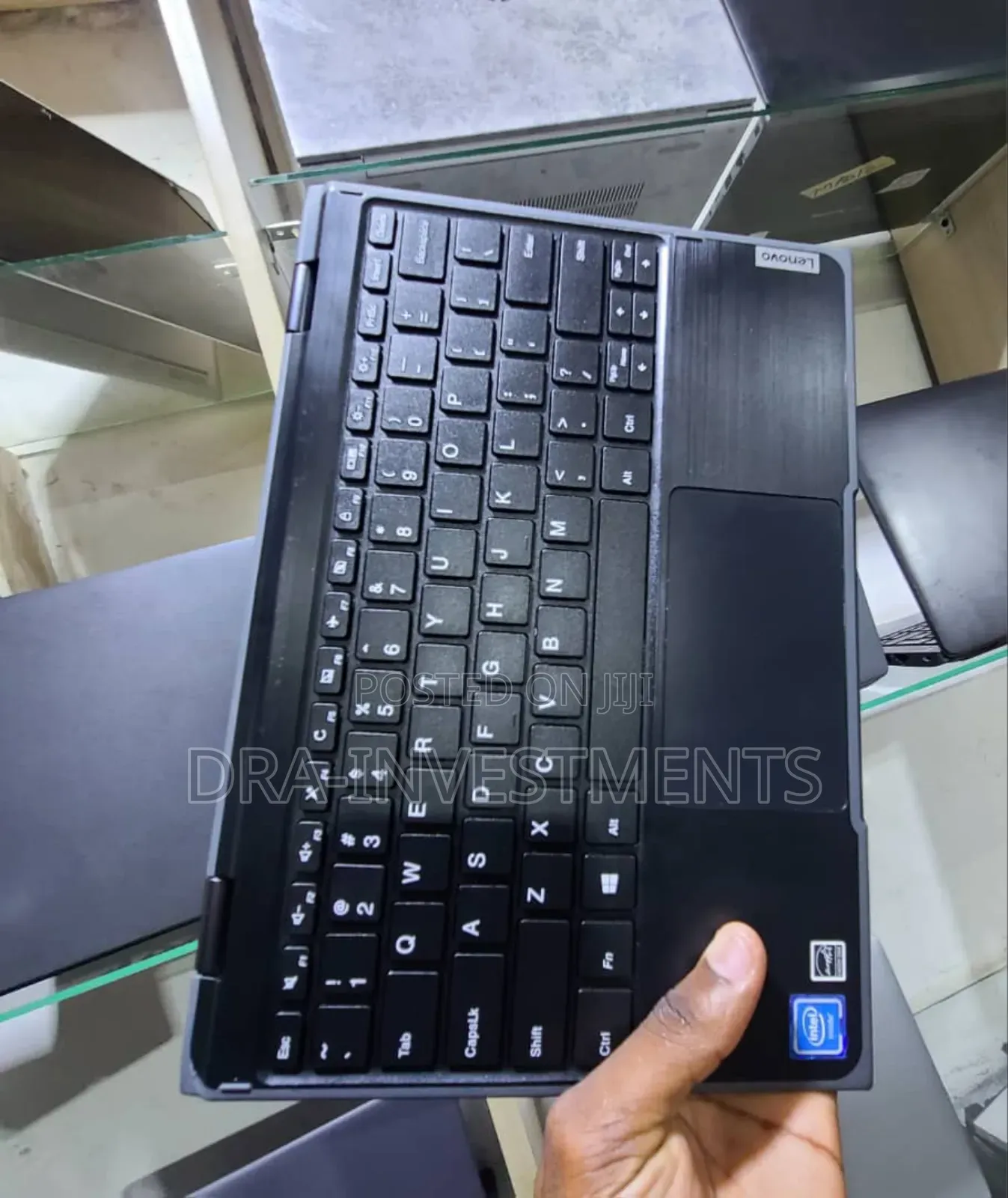 Laptop Lenovo 300e 4GB Intel Celeron HDD 256GB