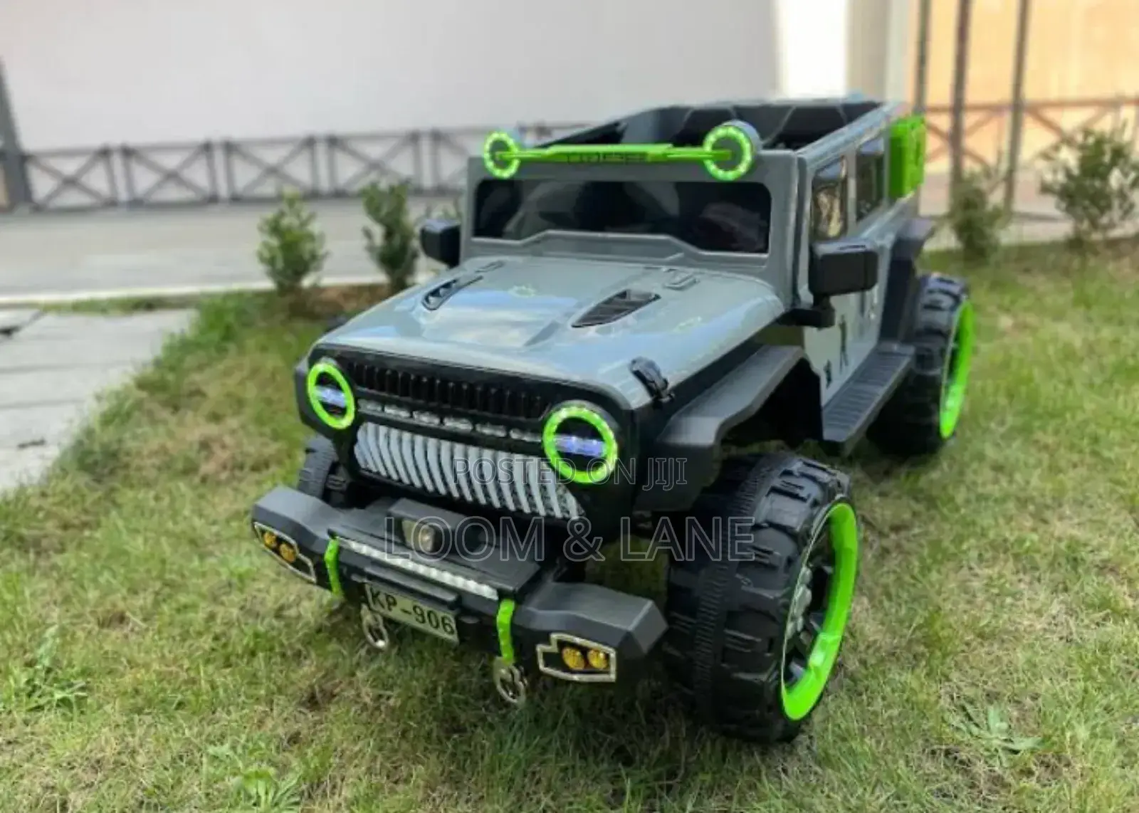 High-Quality Electric Rechargeable Kids Muscle Toy Car