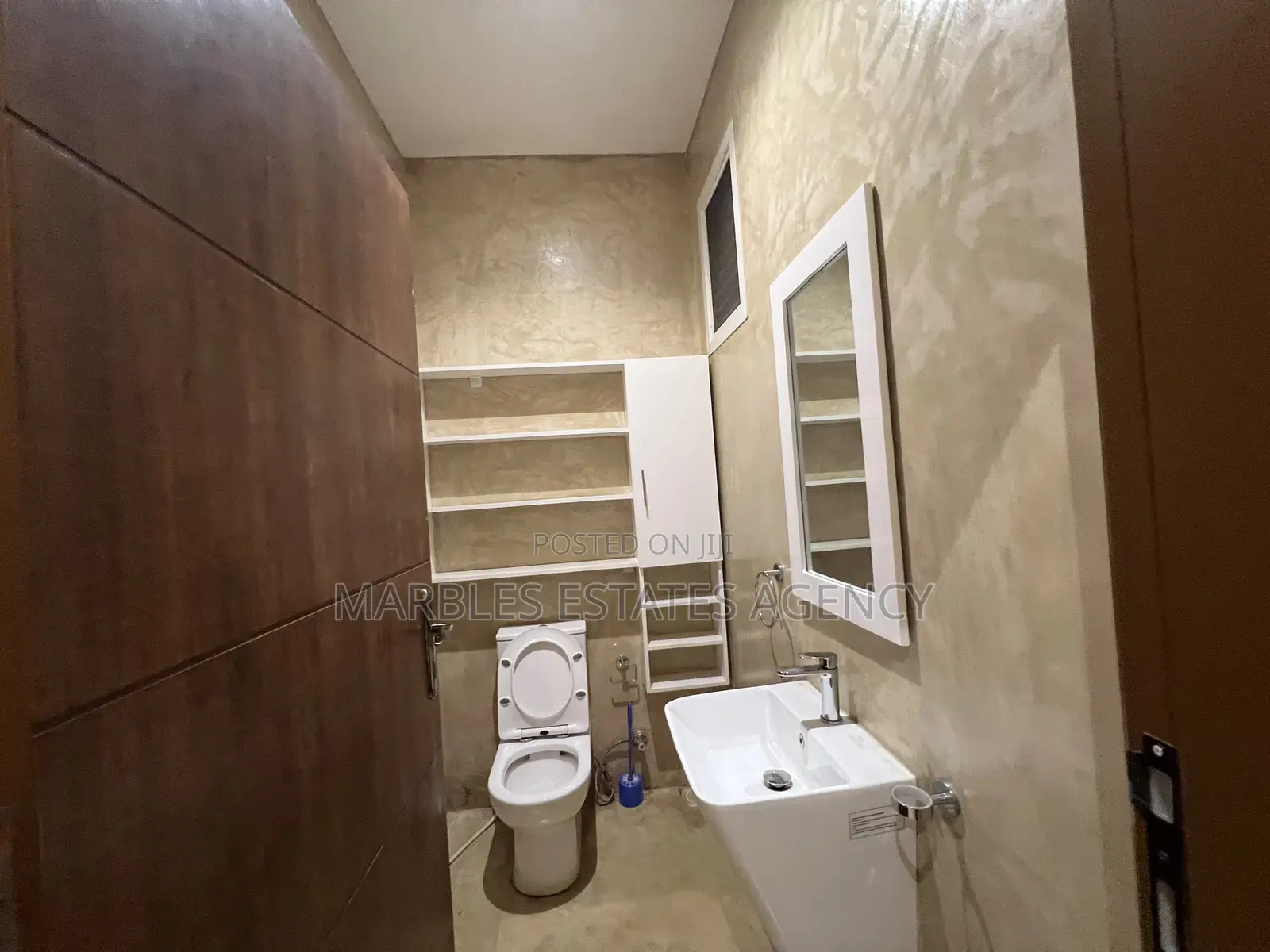 Furnished 4bdrm Apartment in Kololo, Central Division for rent
