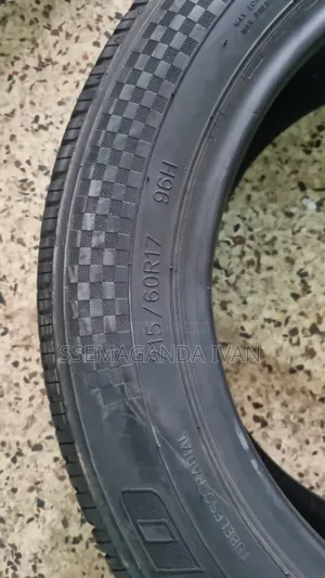 215/60r17 Good Used Tyre