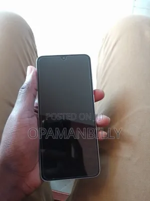 Photo - Samsung Galaxy A05 64 GB Gray