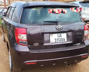 Toyota IST 2011 Maroon