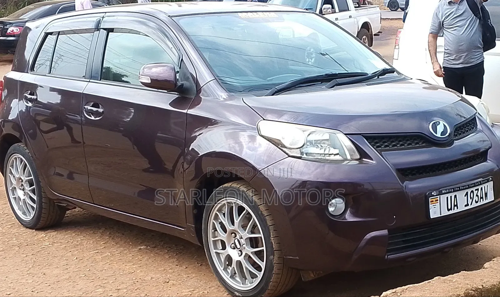 Toyota IST 2011 Maroon