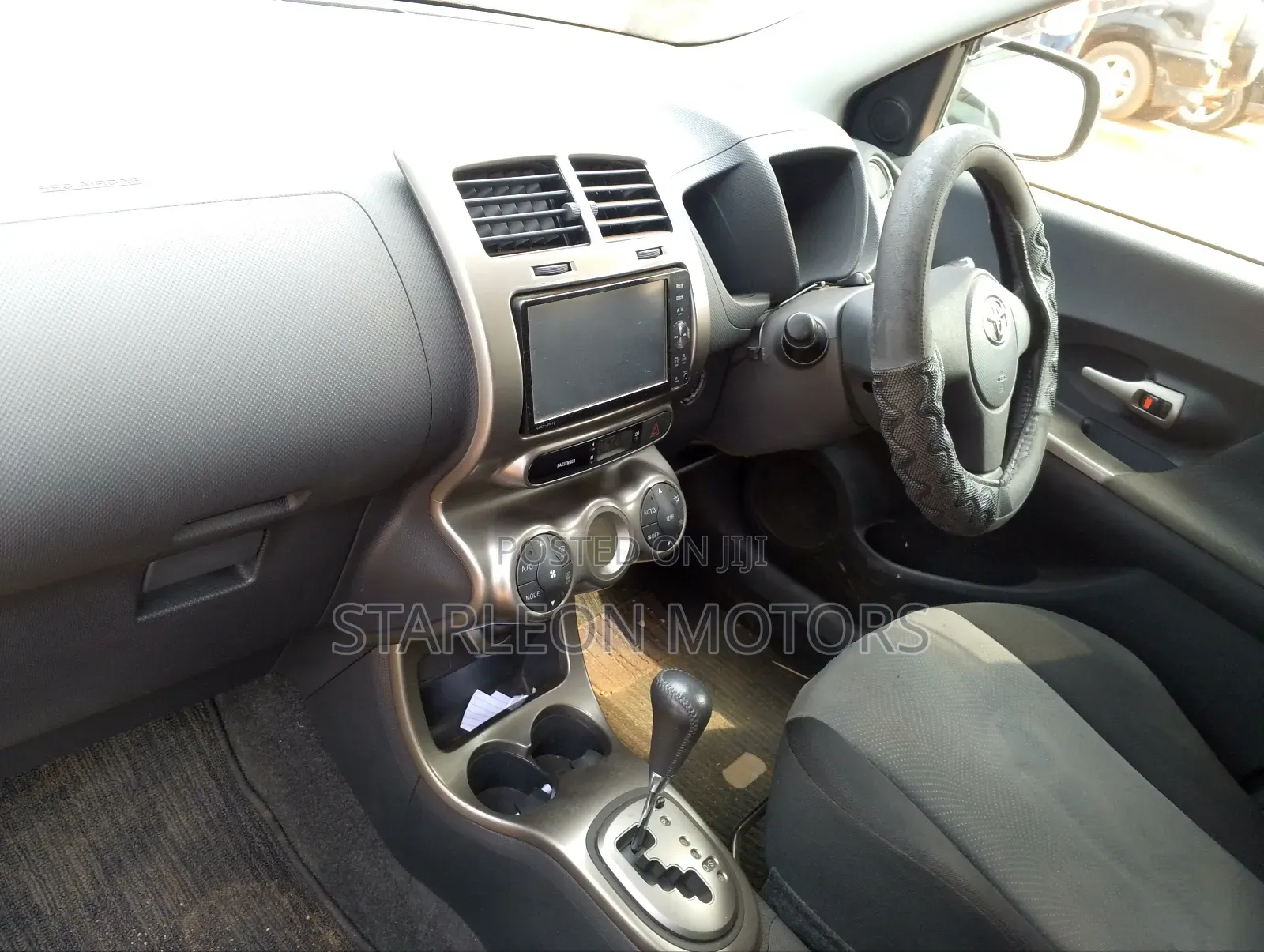 Toyota IST 2011 Maroon