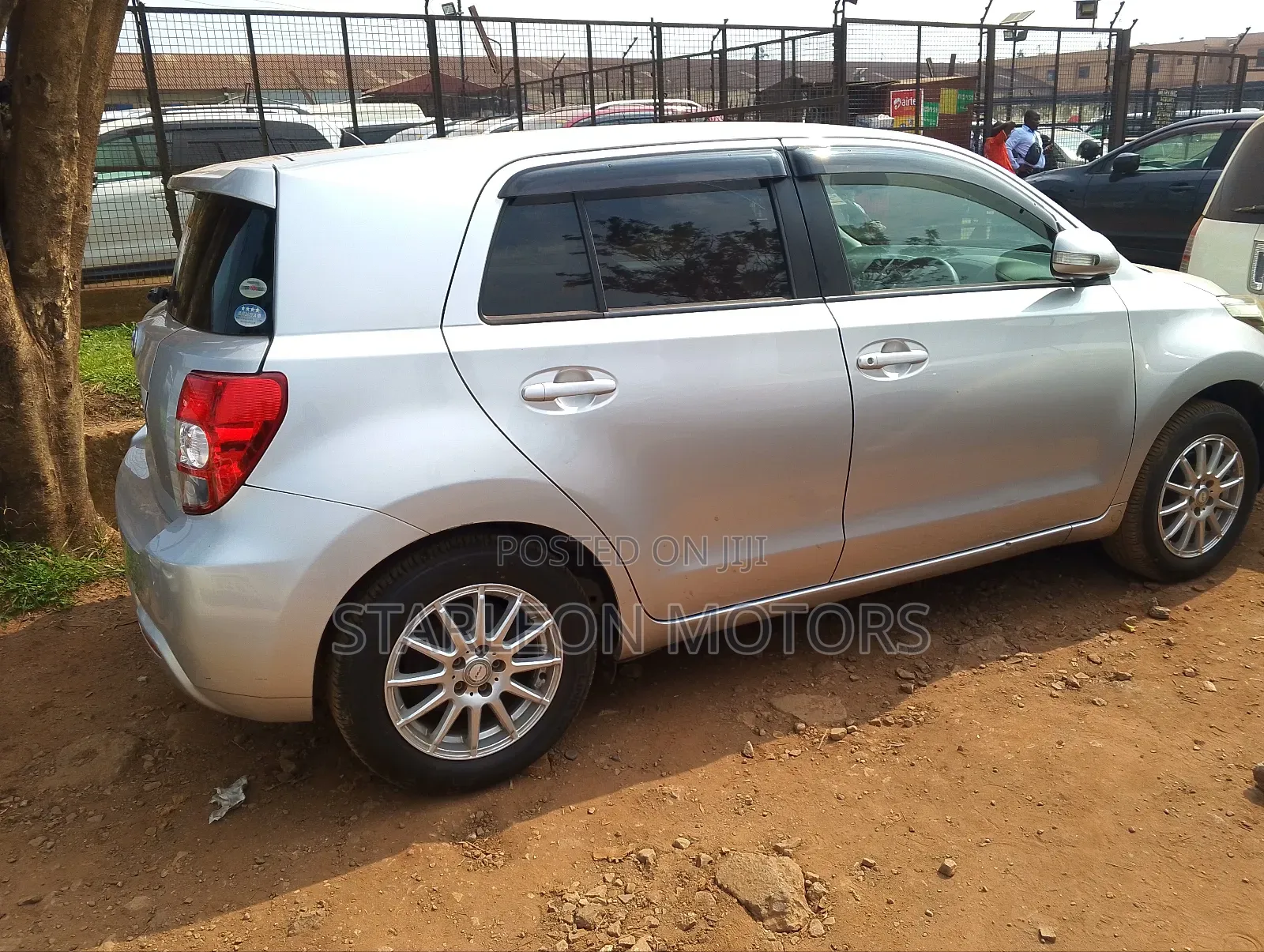 Toyota IST 2010 Silver