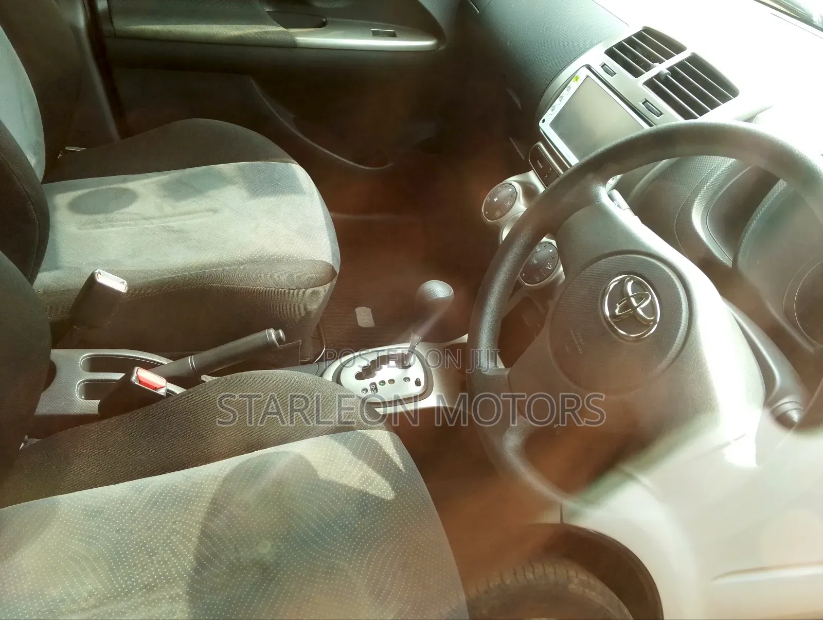 Toyota IST 2010 Silver