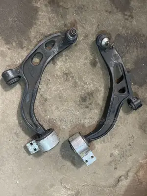 Photo - Ford Explorer New Model Front Suspension Plates
