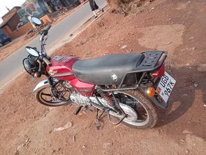 Bajaj Boxer 100 2025 Red