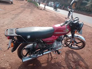 Bajaj Boxer 100 2025 Red