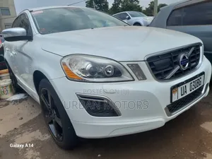 Photo - Volvo XC60 2013 White