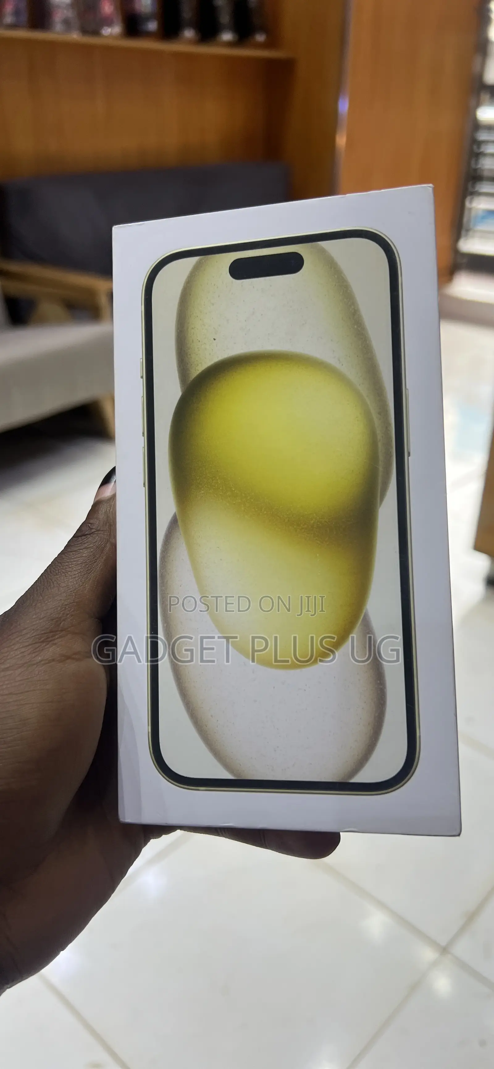 New Apple iPhone 15 256 GB Yellow