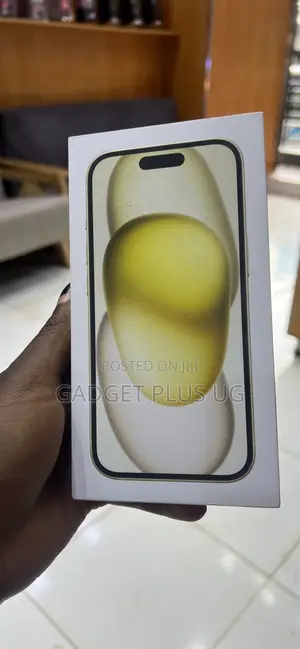 New Apple iPhone 15 256 GB Yellow