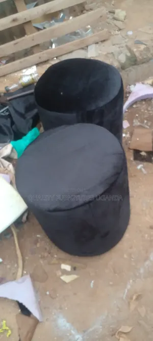 Black Round Puff