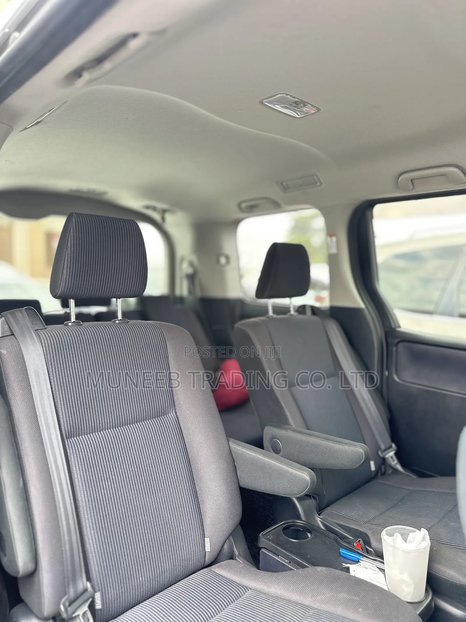 Toyota Noah 2.0 AWD (7 Seater) 2016 Silver