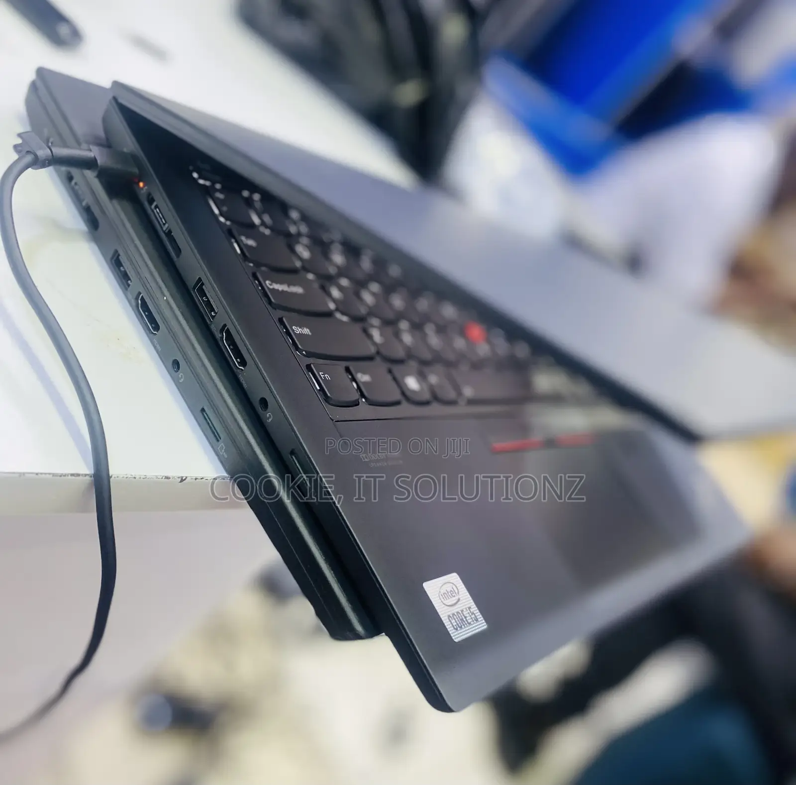 Laptop Lenovo ThinkPad T14 G1 8GB Intel Core I5 SSHD (Hybrid) 256GB