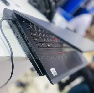 Laptop Lenovo ThinkPad T14 G1 8GB Intel Core I5 SSHD (Hybrid) 256GB