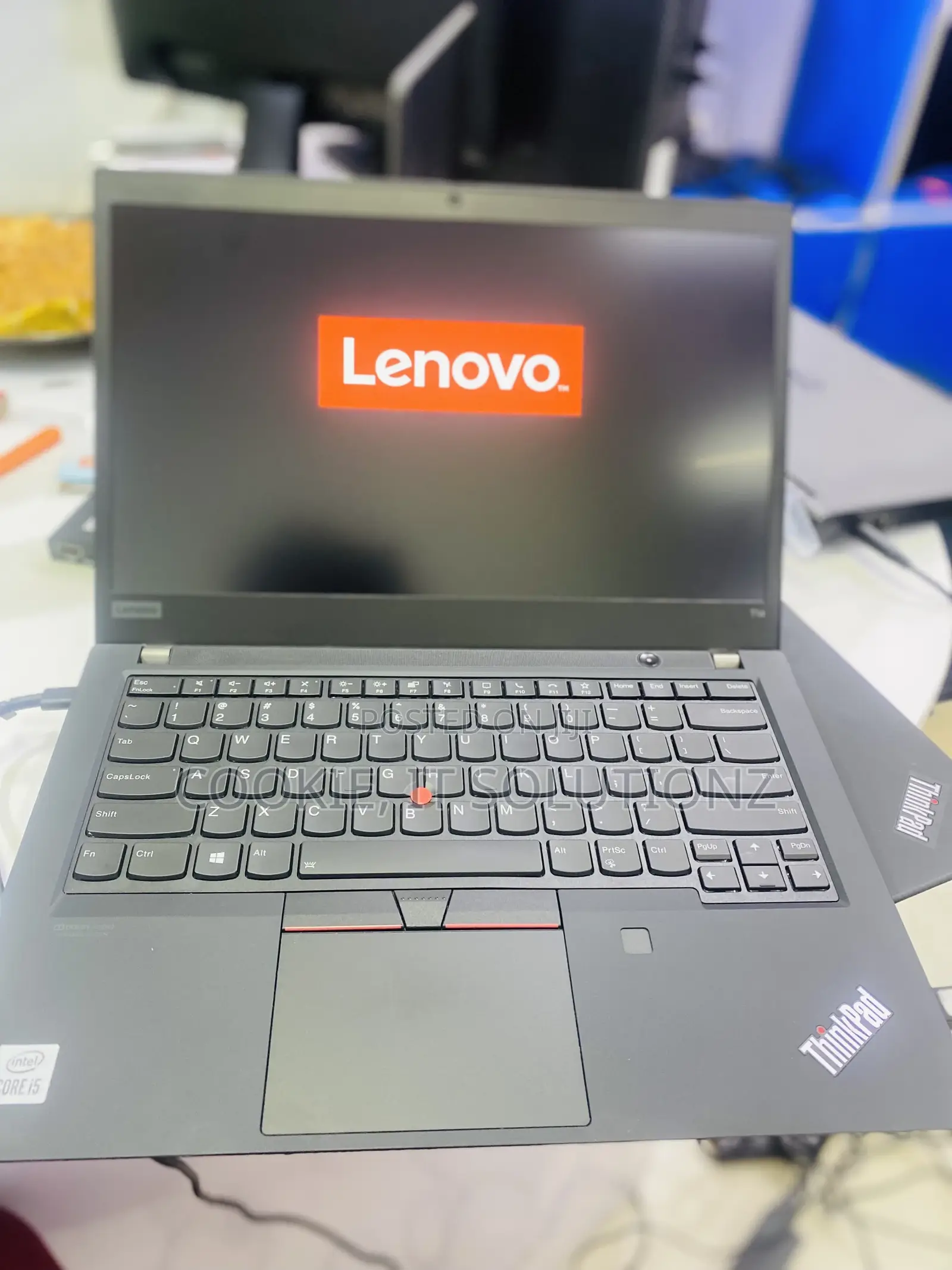 Laptop Lenovo ThinkPad T14 G1 8GB Intel Core I5 SSHD (Hybrid) 256GB
