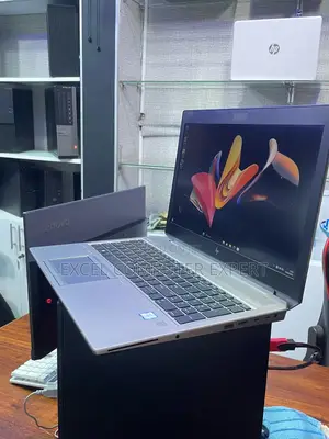 New Laptop HP ZBook 15u G5 32GB Intel Core i7 SSHD+SSD 512GB
