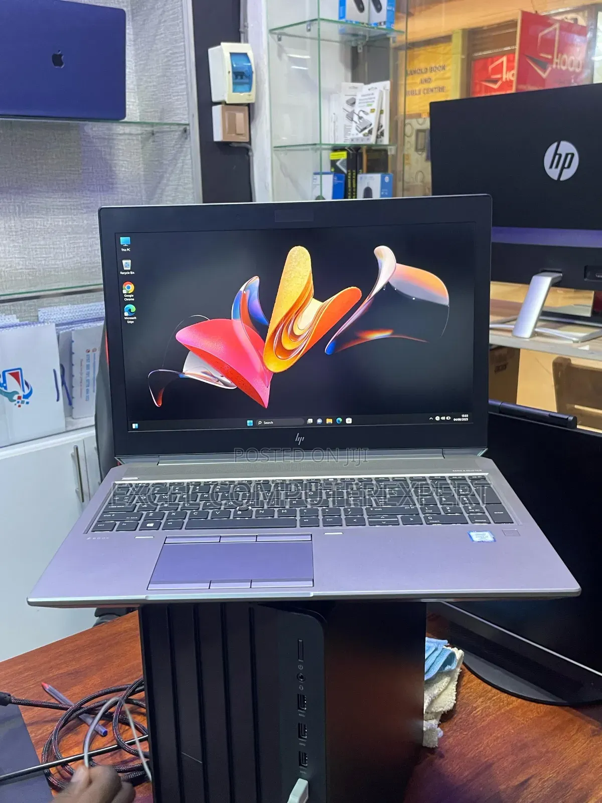 New Laptop HP ZBook 15u G5 32GB Intel Core i7 SSHD+SSD 512GB