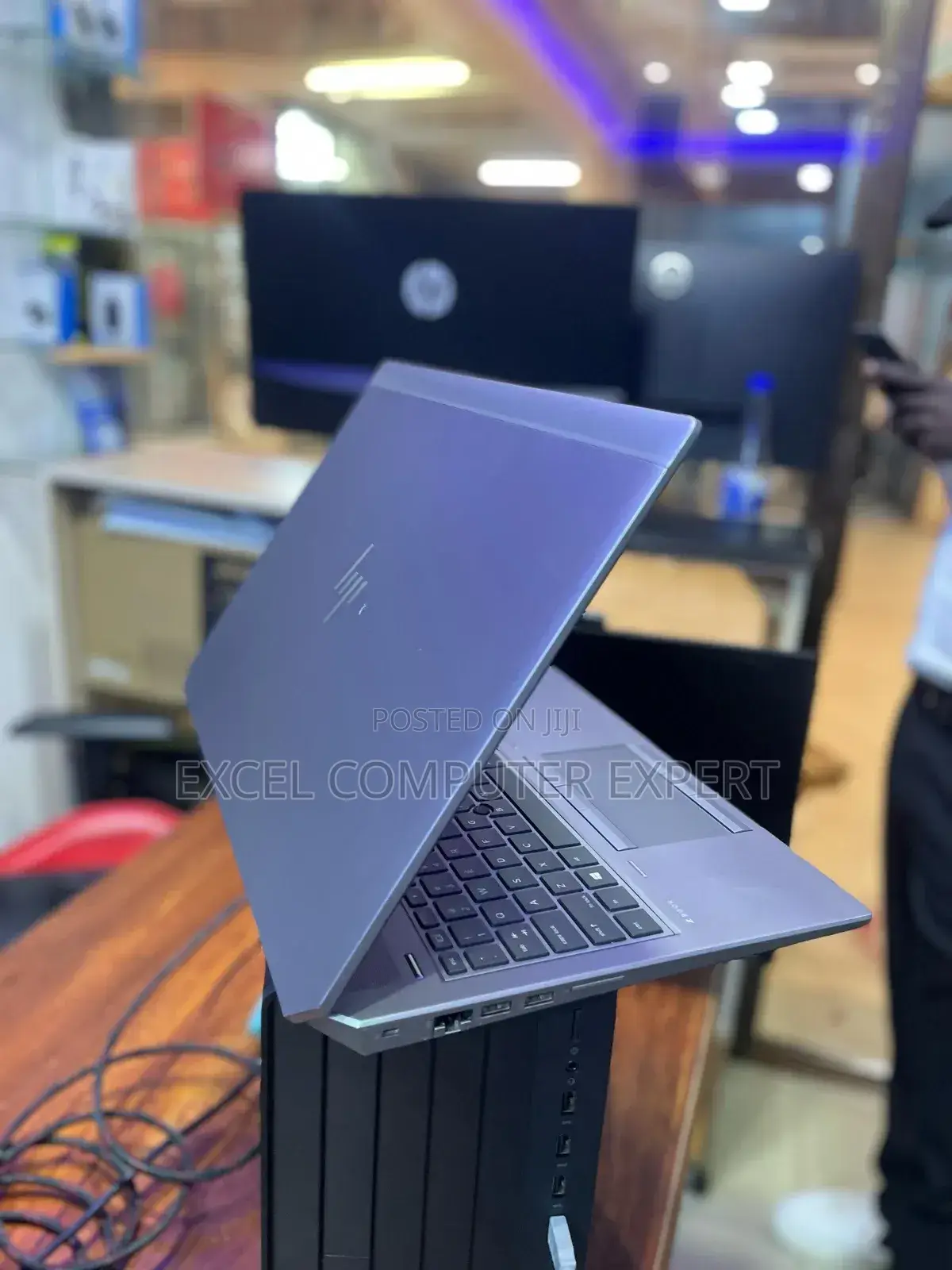 New Laptop HP ZBook 15u G5 32GB Intel Core i7 SSHD+SSD 512GB