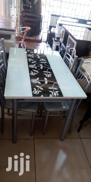 4seaters Dinner Table