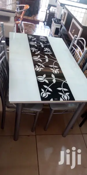 4seaters Dinner Table