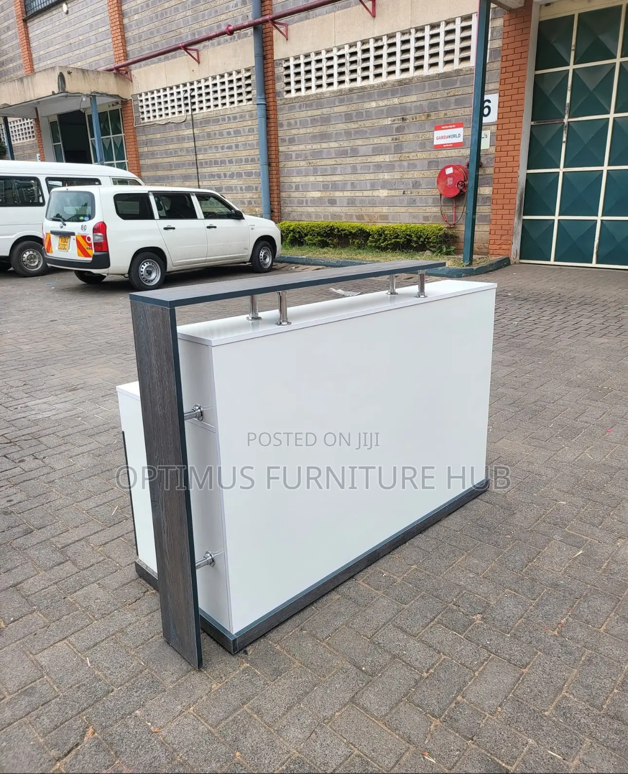 Simple Reception Desk