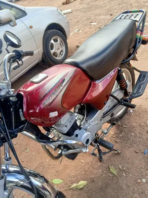 Bajaj Boxer 100 2025 Red