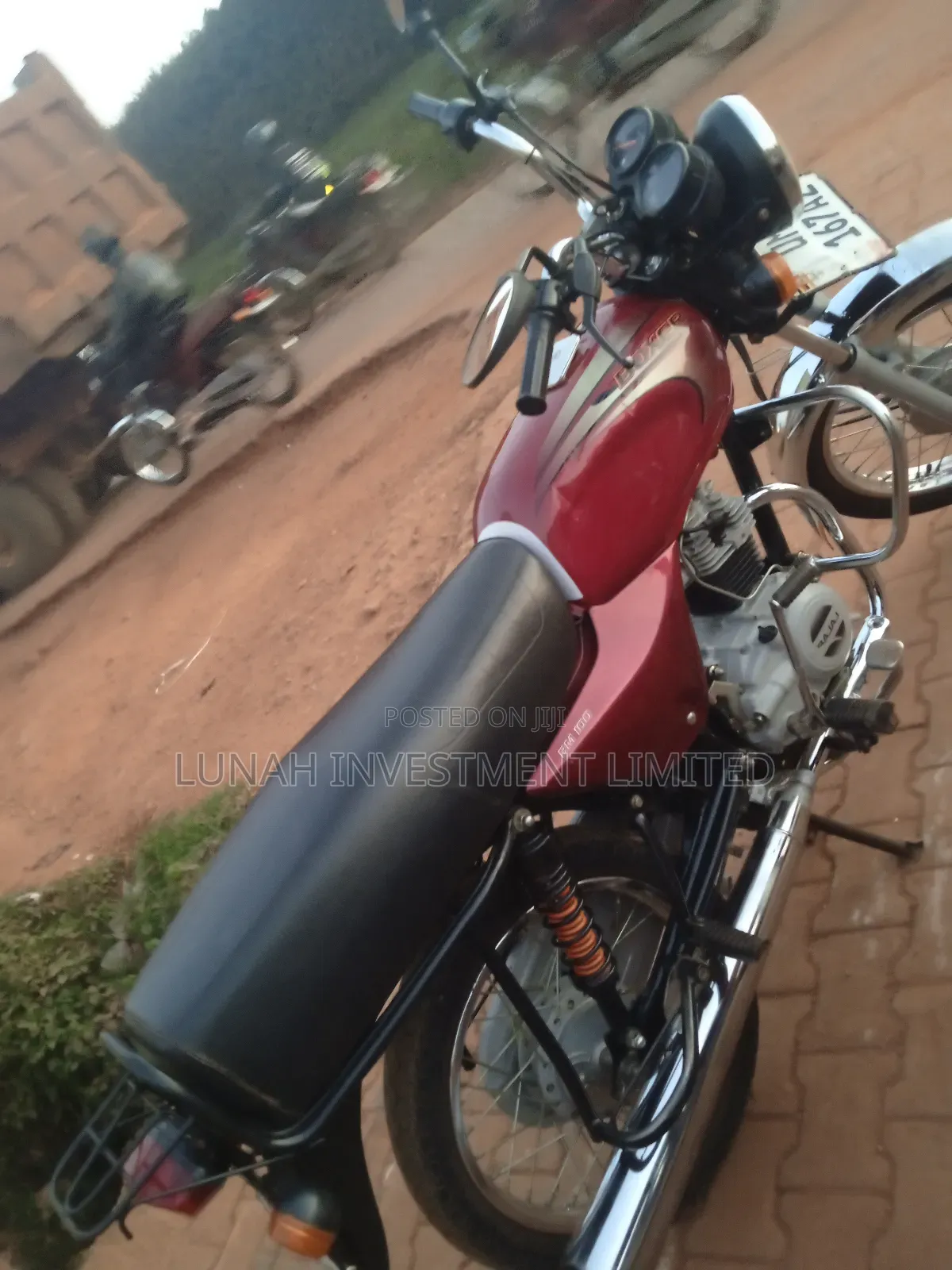Bajaj Boxer 100 2025 Red