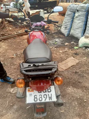 Bajaj Boxer 125 2021 Red