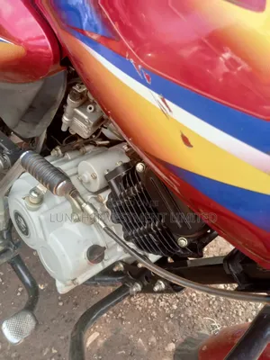 Bajaj Boxer 125 2021 Red