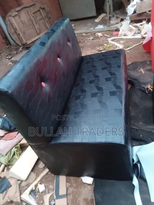 Saloon Waiting Chairs 3 Seater Good Leather