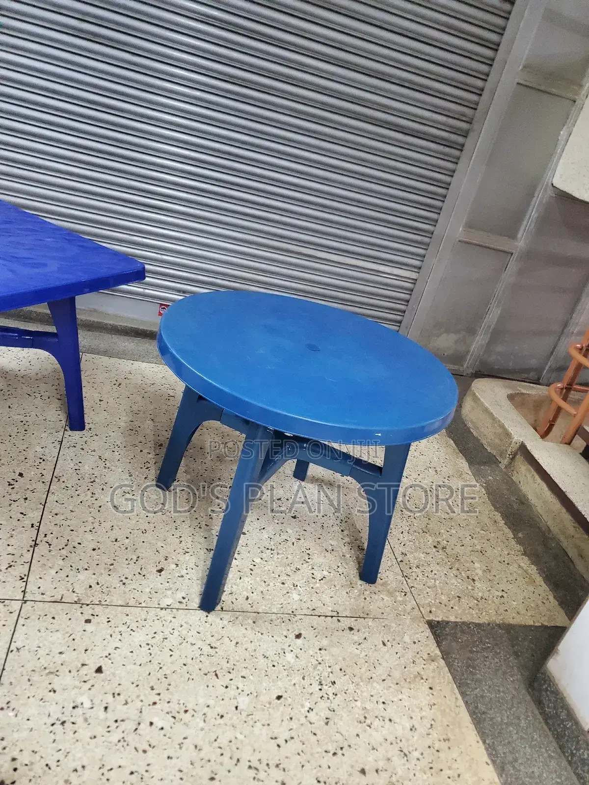 Import Plastic Table Round