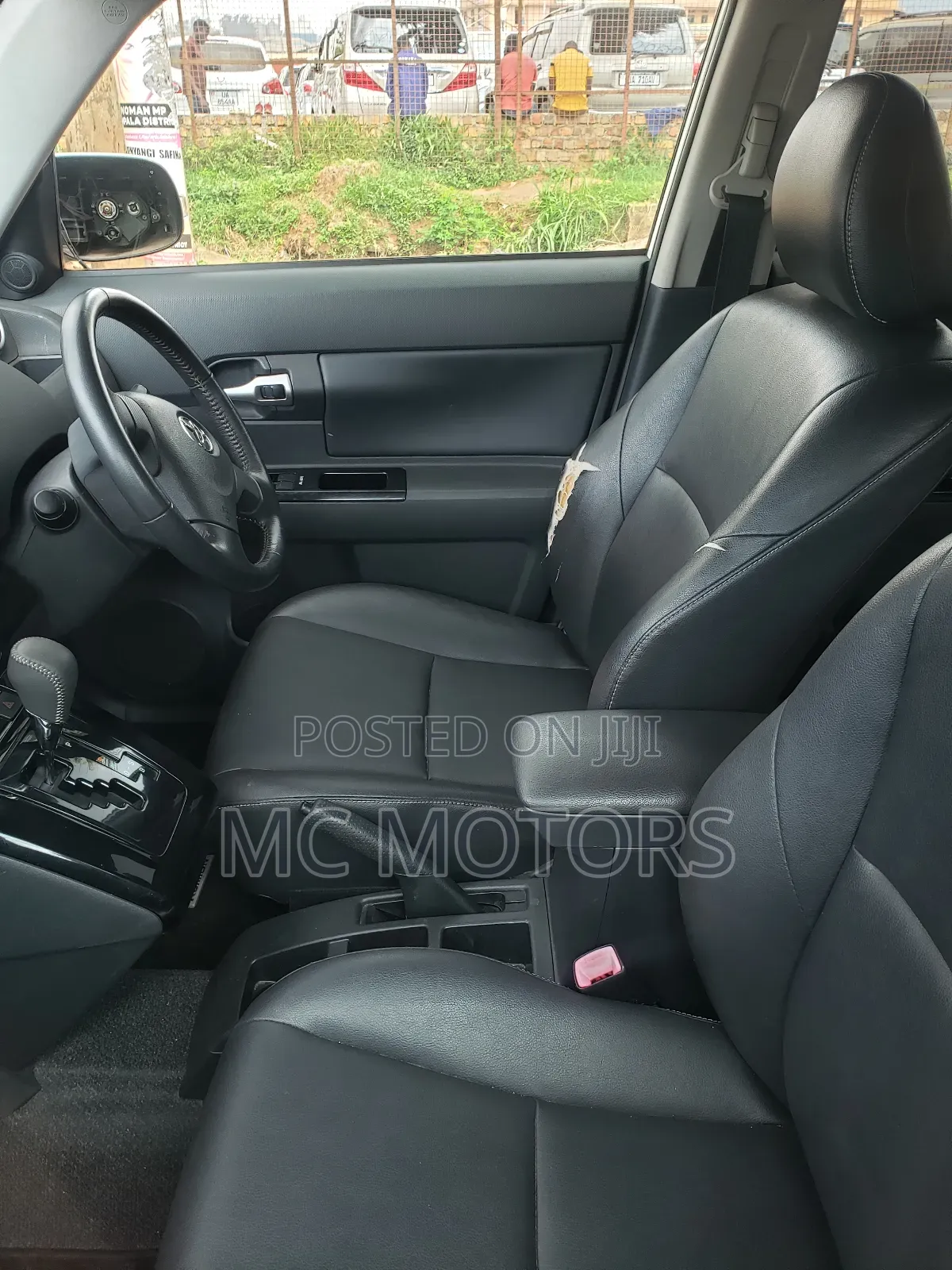Toyota Corolla Rumion Hatchback 1.5 FWD 2011 White