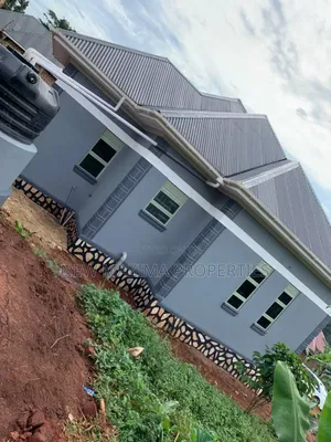 4bdrm Bungalow in Katende Masaka Rd, Central Division for sale