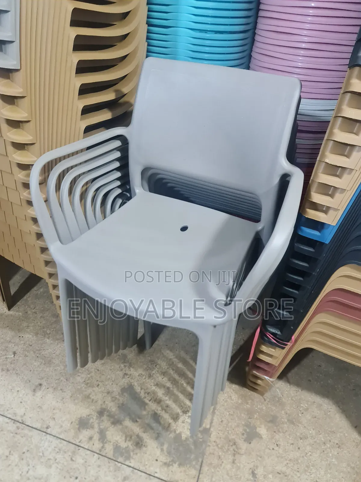 Usually Plastic Chairs Plastic Chairs Gret