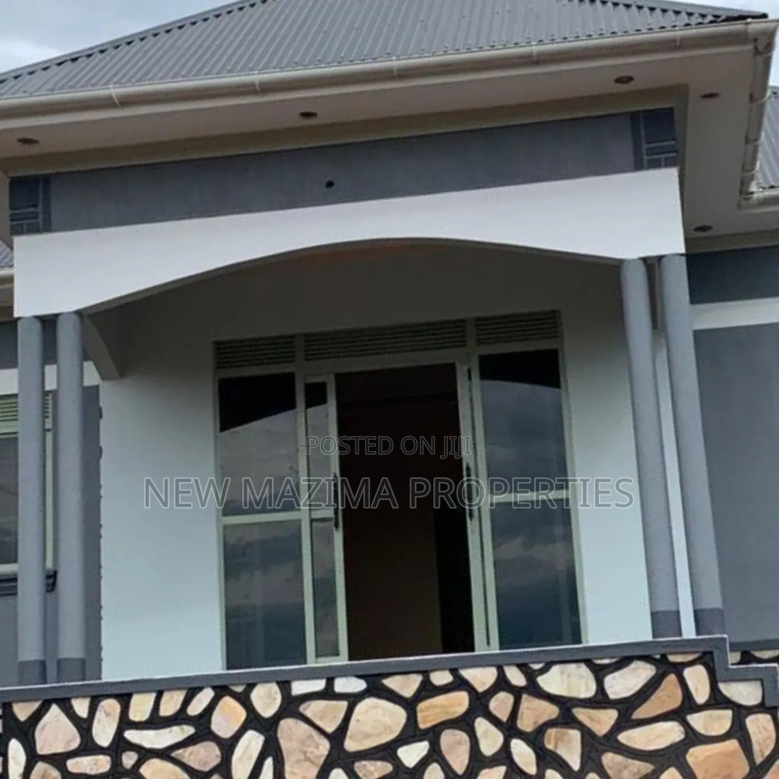4bdrm Bungalow in Katende Masaka Rd, Central Division for sale