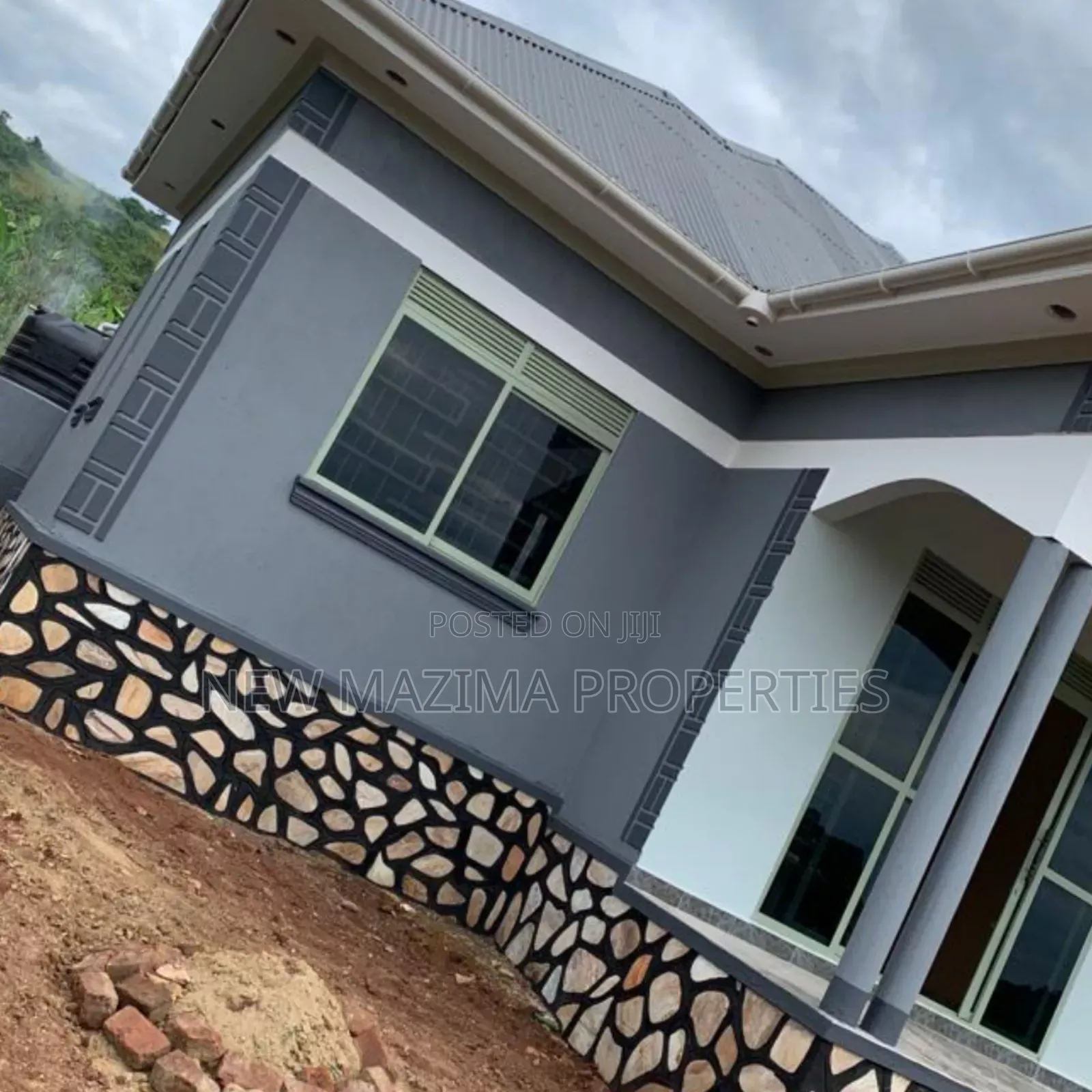 4bdrm Bungalow in Katende Masaka Rd, Central Division for sale