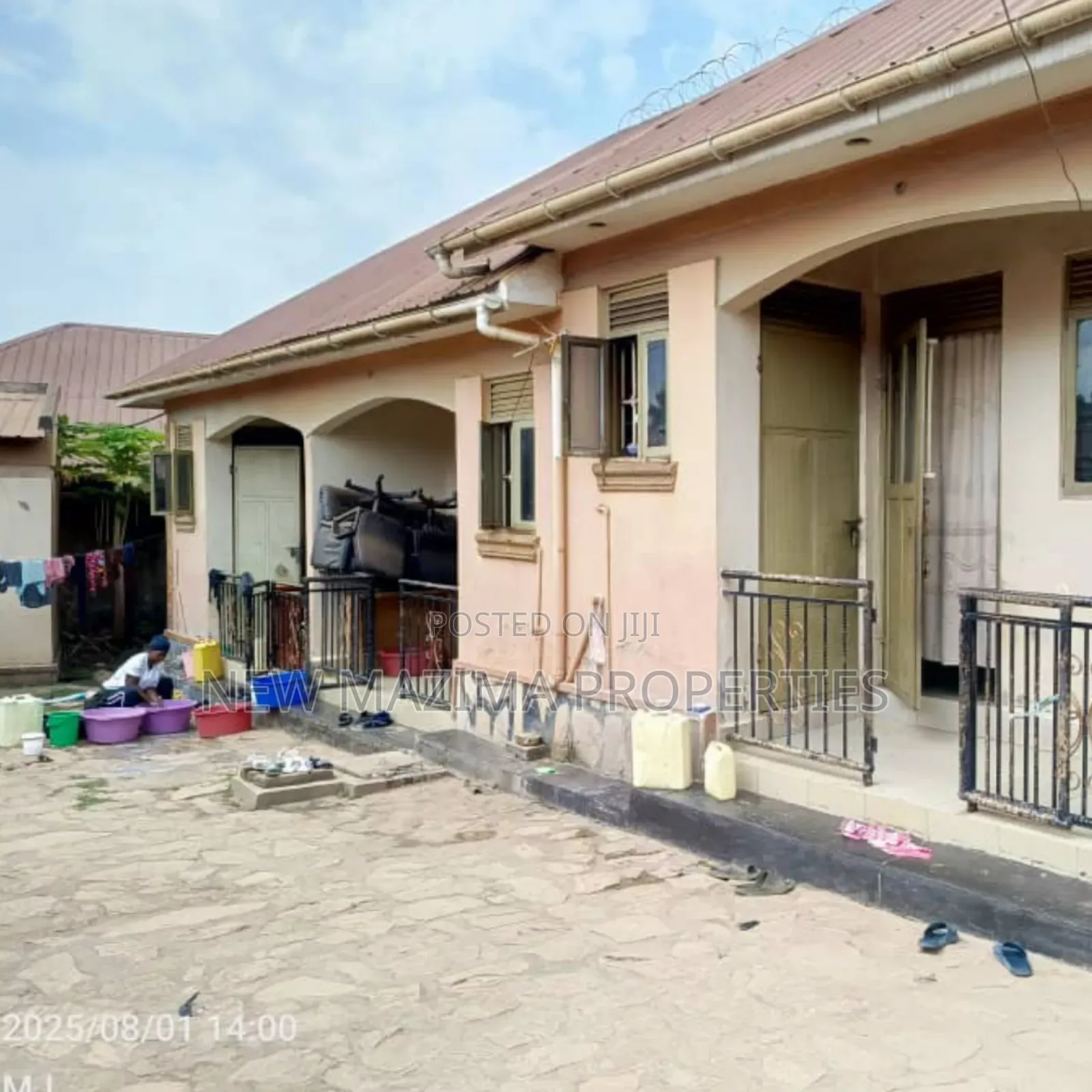 6bdrm House in Bulenga Town, Central Division for sale